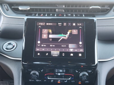 2025 Jeep Grand Cherokee GRAND CHEROKEE LAREDO X 4X2