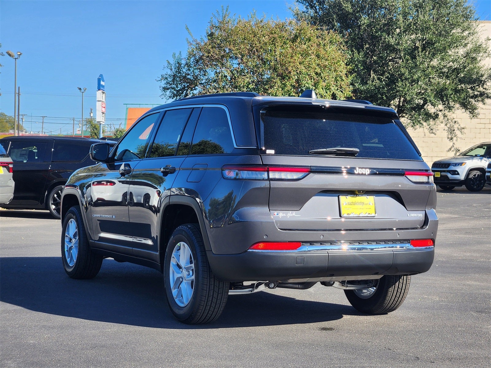 2025 Jeep Grand Cherokee GRAND CHEROKEE LAREDO X 4X2