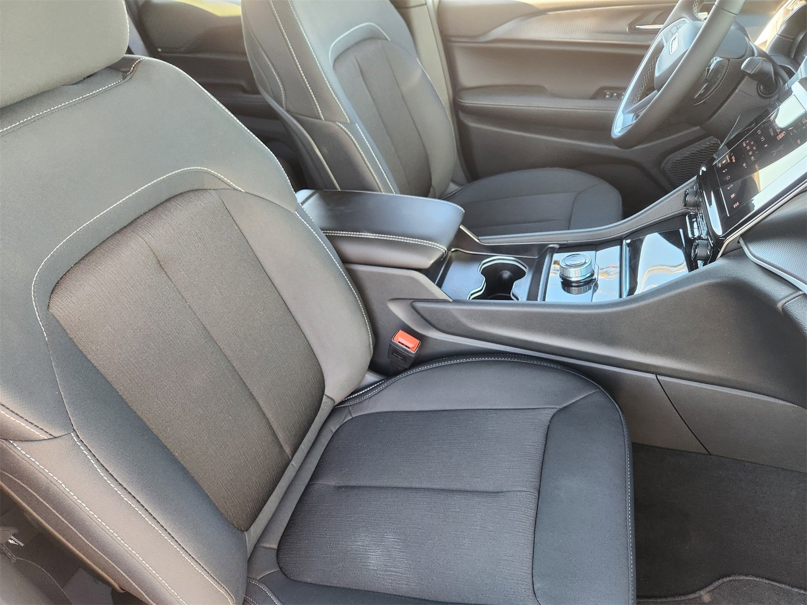 2025 Jeep Grand Cherokee GRAND CHEROKEE LAREDO X 4X2