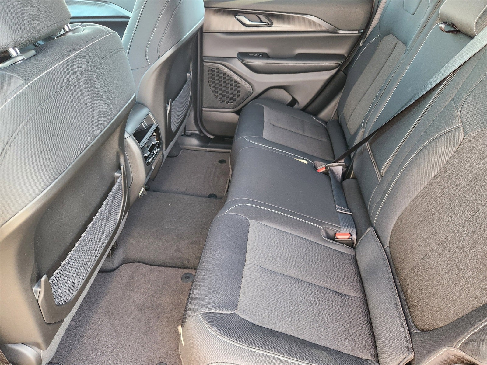 2026 Jeep Grand Cherokee GRAND CHEROKEE LAREDO X 4X2