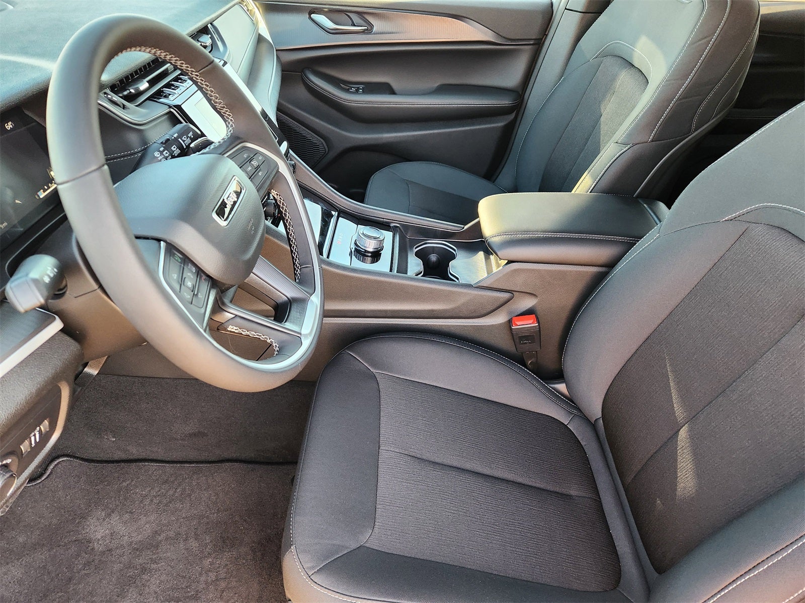 2026 Jeep Grand Cherokee GRAND CHEROKEE LAREDO X 4X2