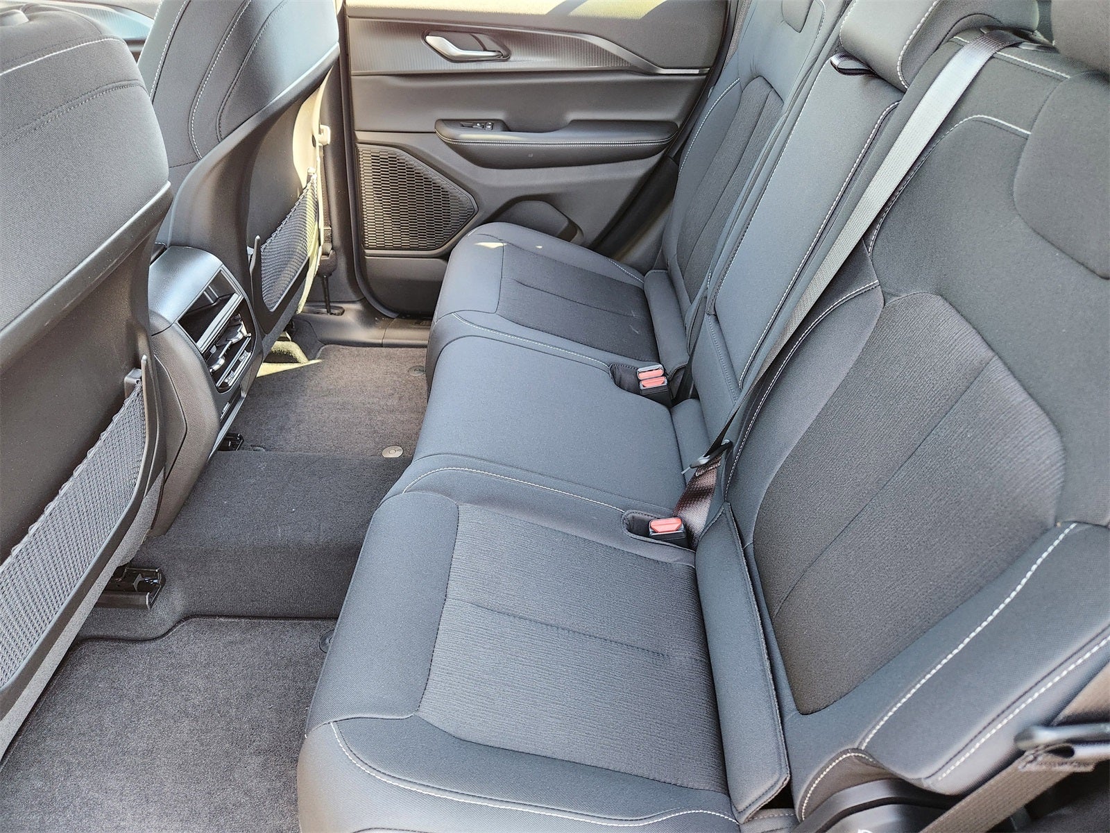 2025 Jeep Grand Cherokee GRAND CHEROKEE LAREDO X 4X2