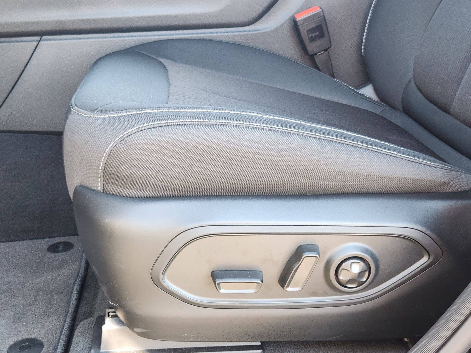 2026 Jeep Grand Cherokee GRAND CHEROKEE LAREDO 4X2