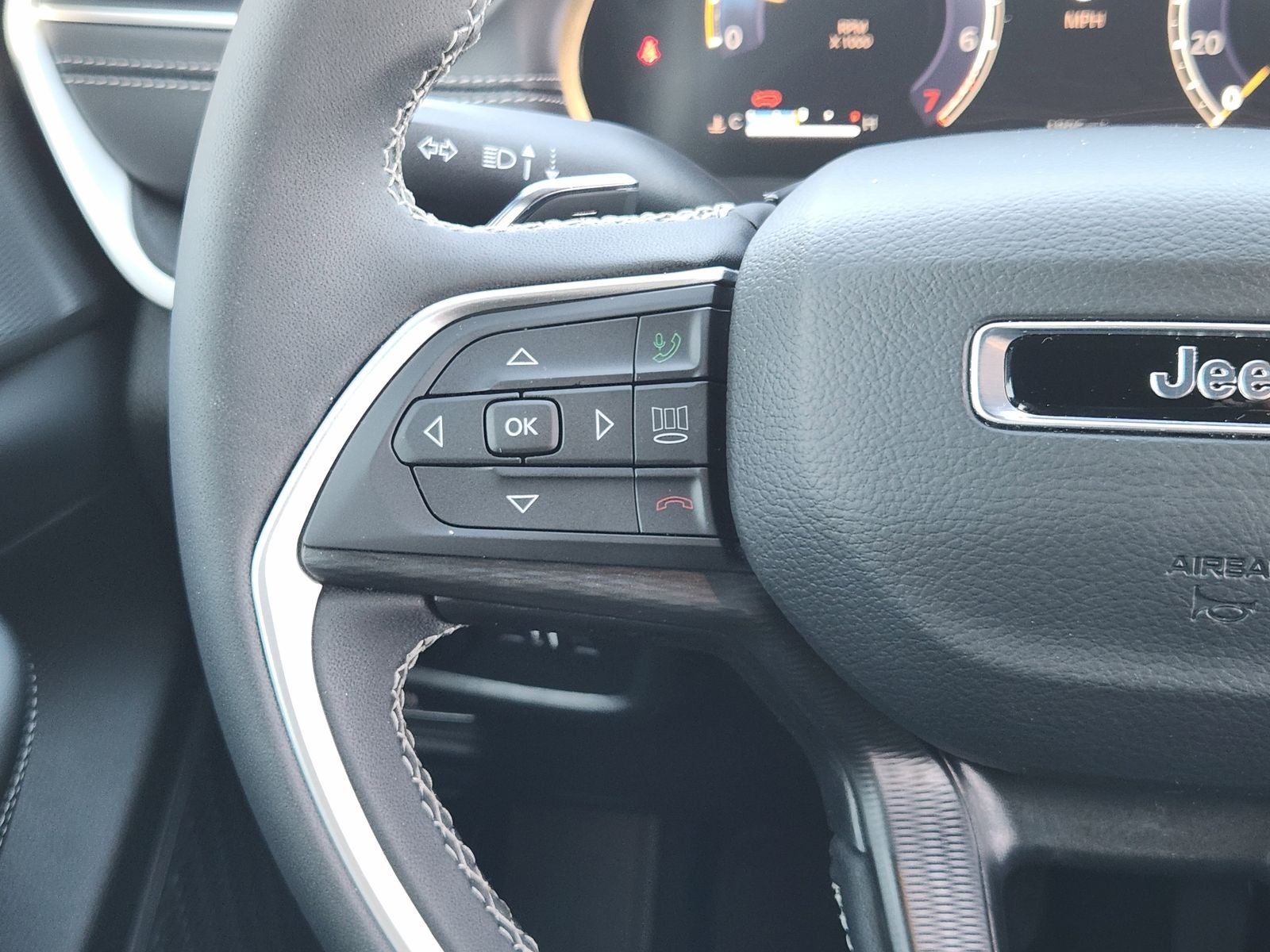 2026 Jeep Grand Cherokee GRAND CHEROKEE LAREDO 4X2