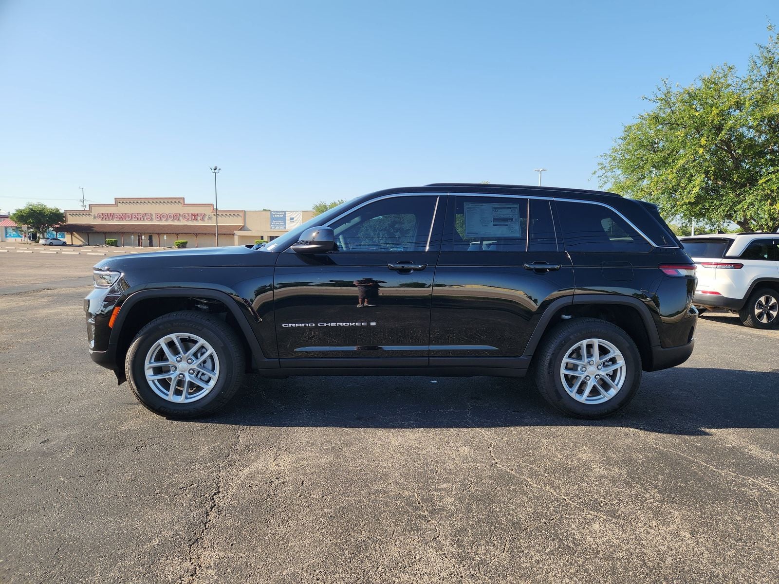 2026 Jeep Grand Cherokee GRAND CHEROKEE LAREDO 4X2