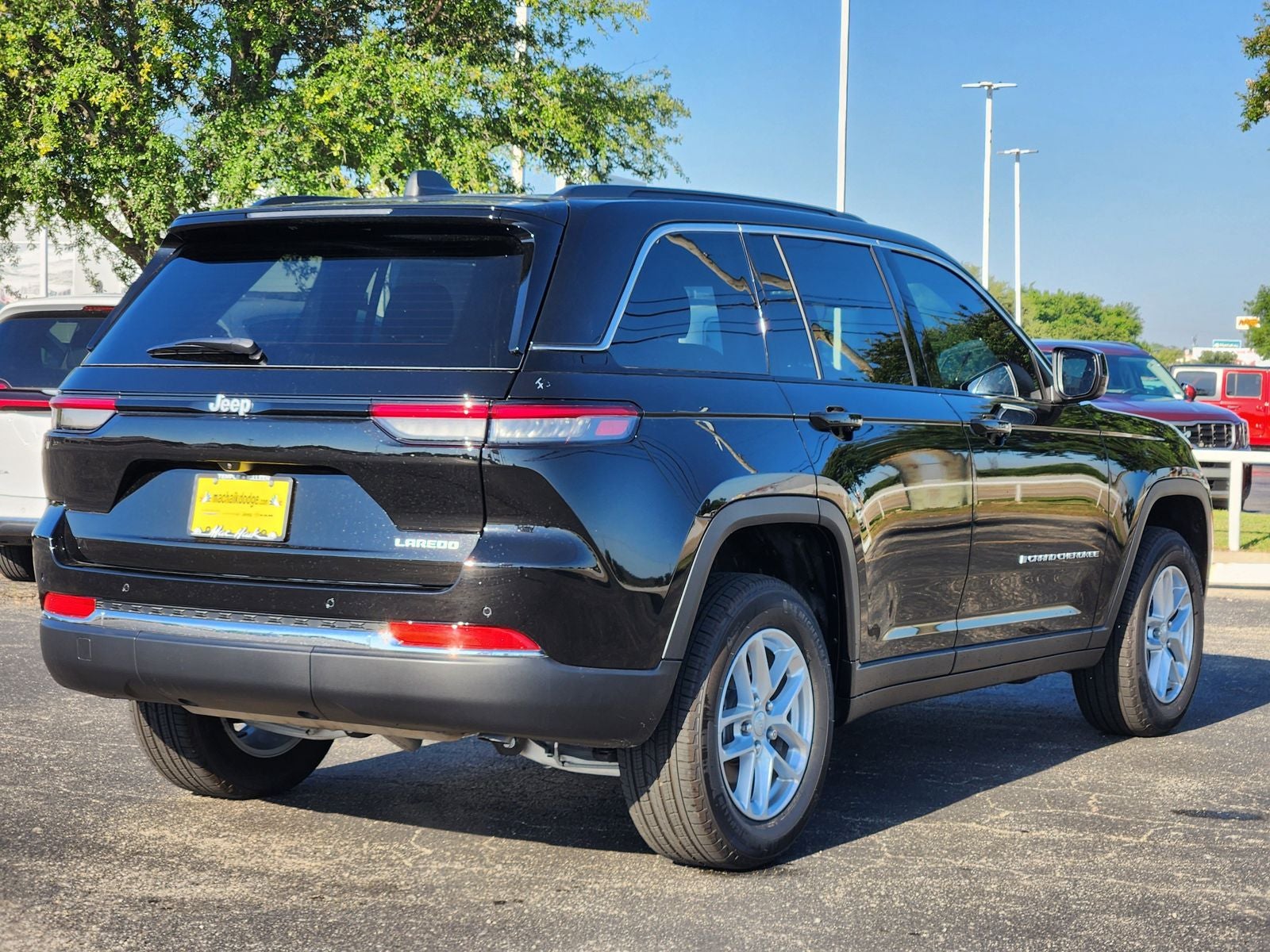 2026 Jeep Grand Cherokee GRAND CHEROKEE LAREDO 4X2