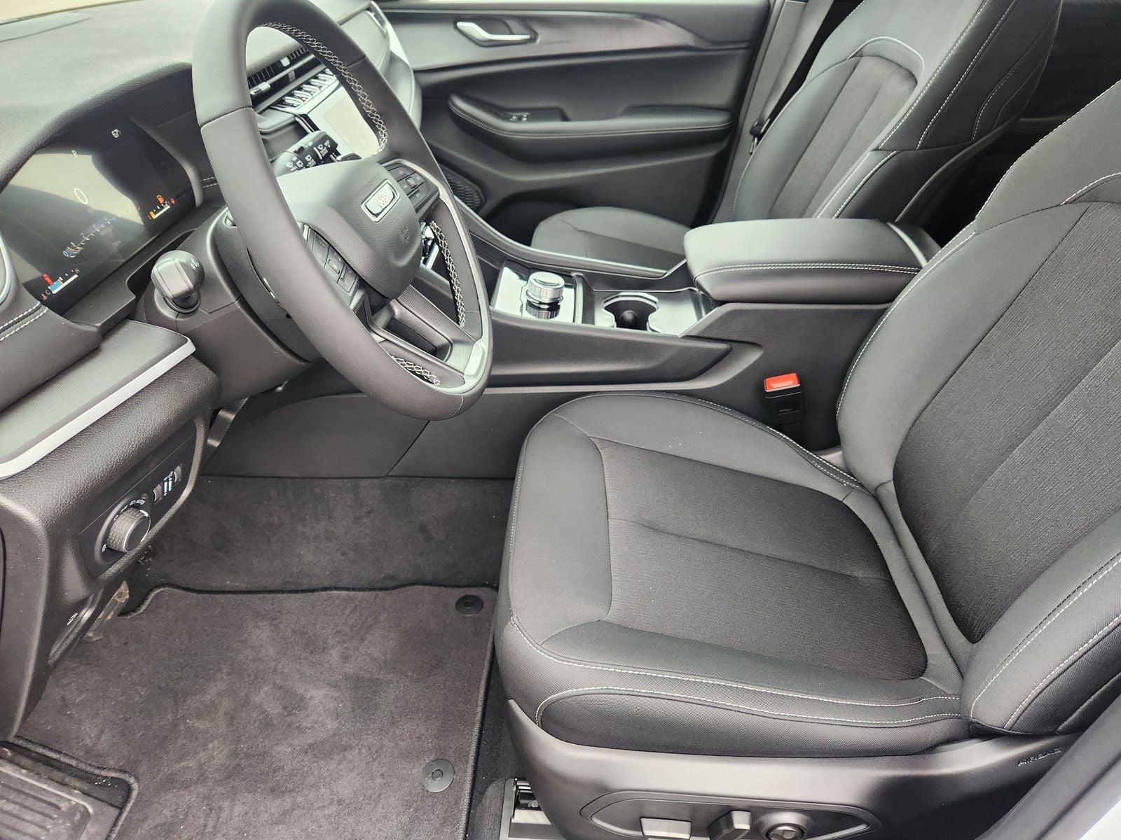 2026 Jeep Grand Cherokee GRAND CHEROKEE LAREDO X 4X2