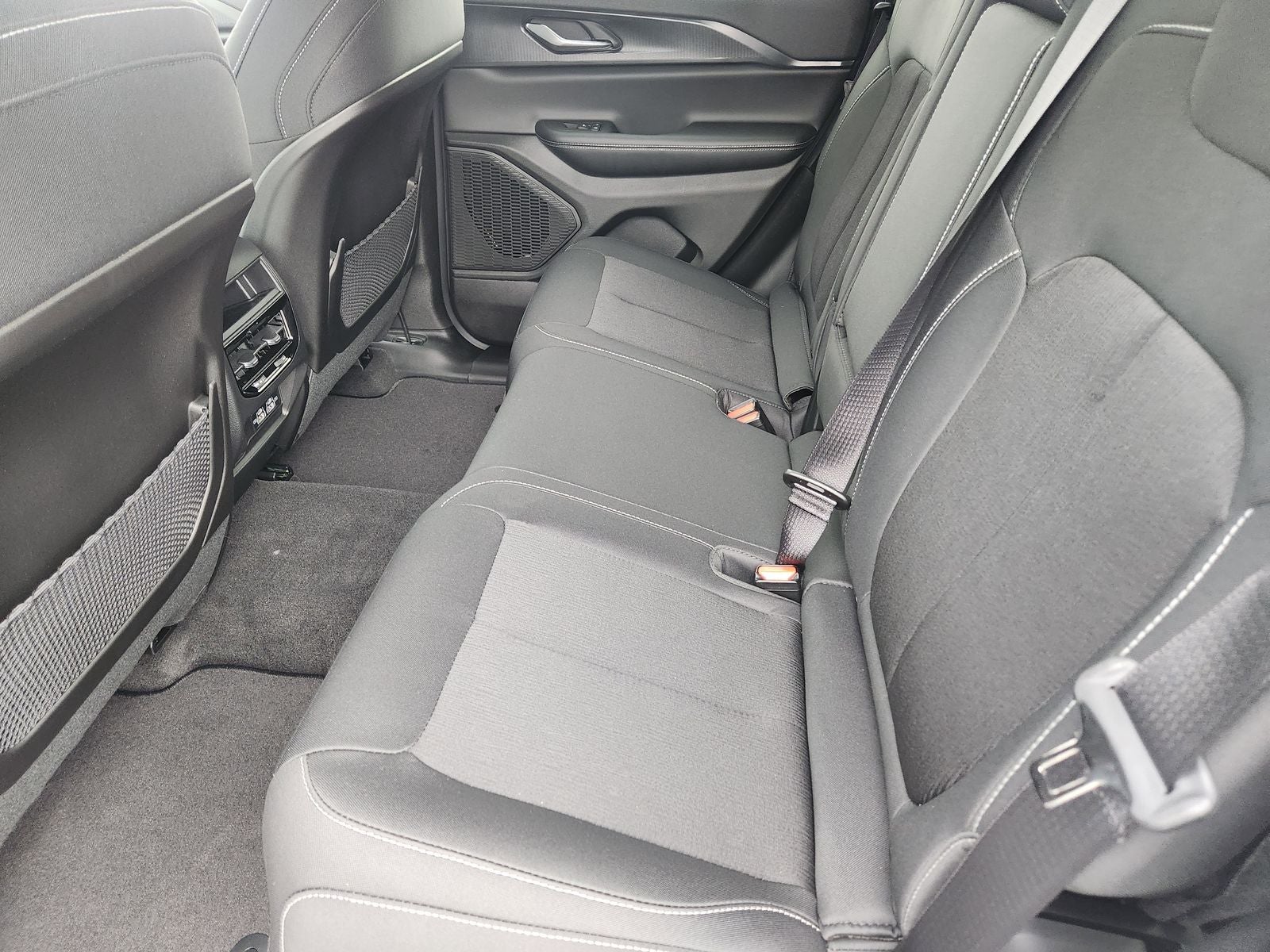 2026 Jeep Grand Cherokee GRAND CHEROKEE LAREDO X 4X2