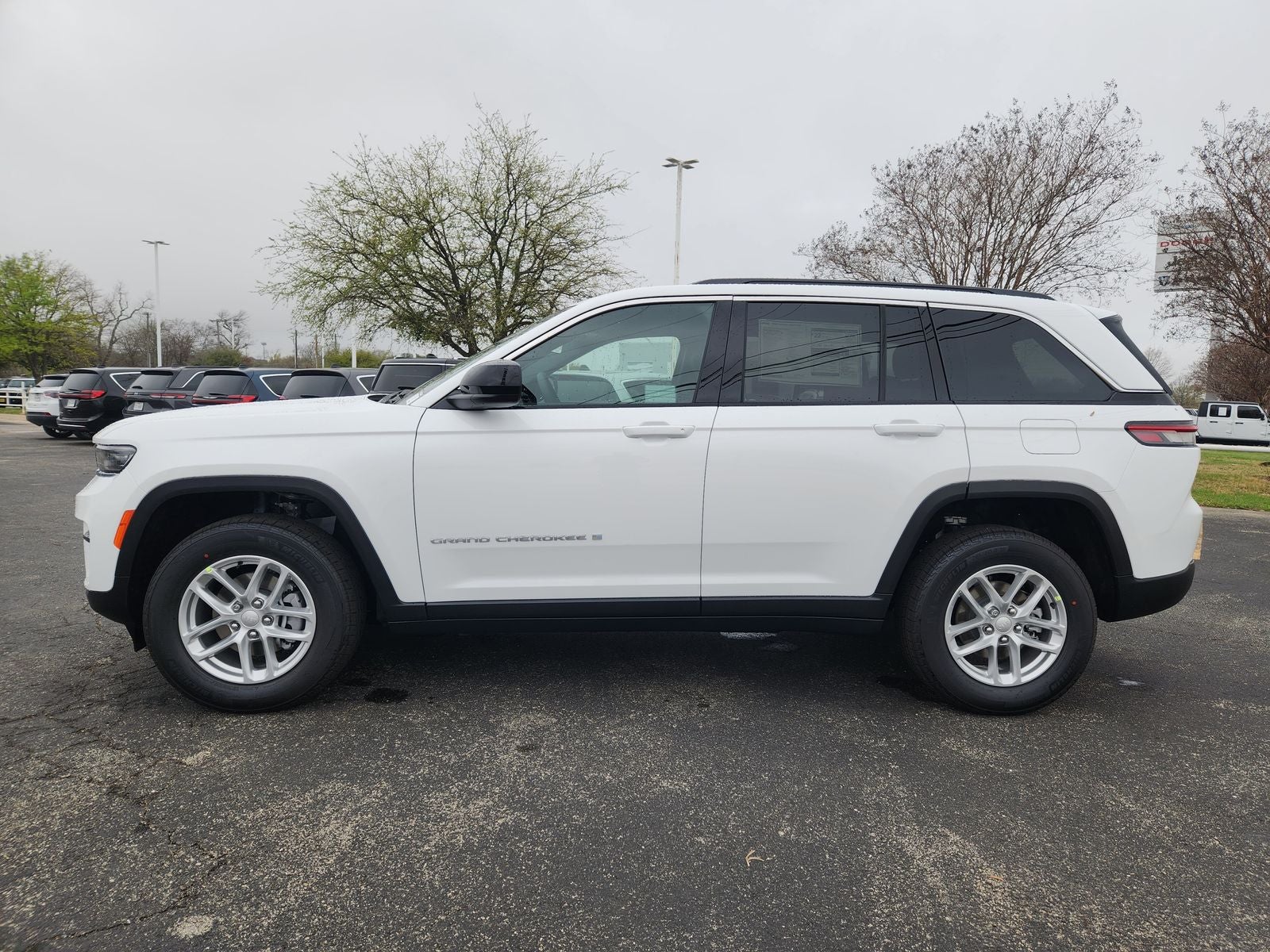 2026 Jeep Grand Cherokee GRAND CHEROKEE LAREDO X 4X2