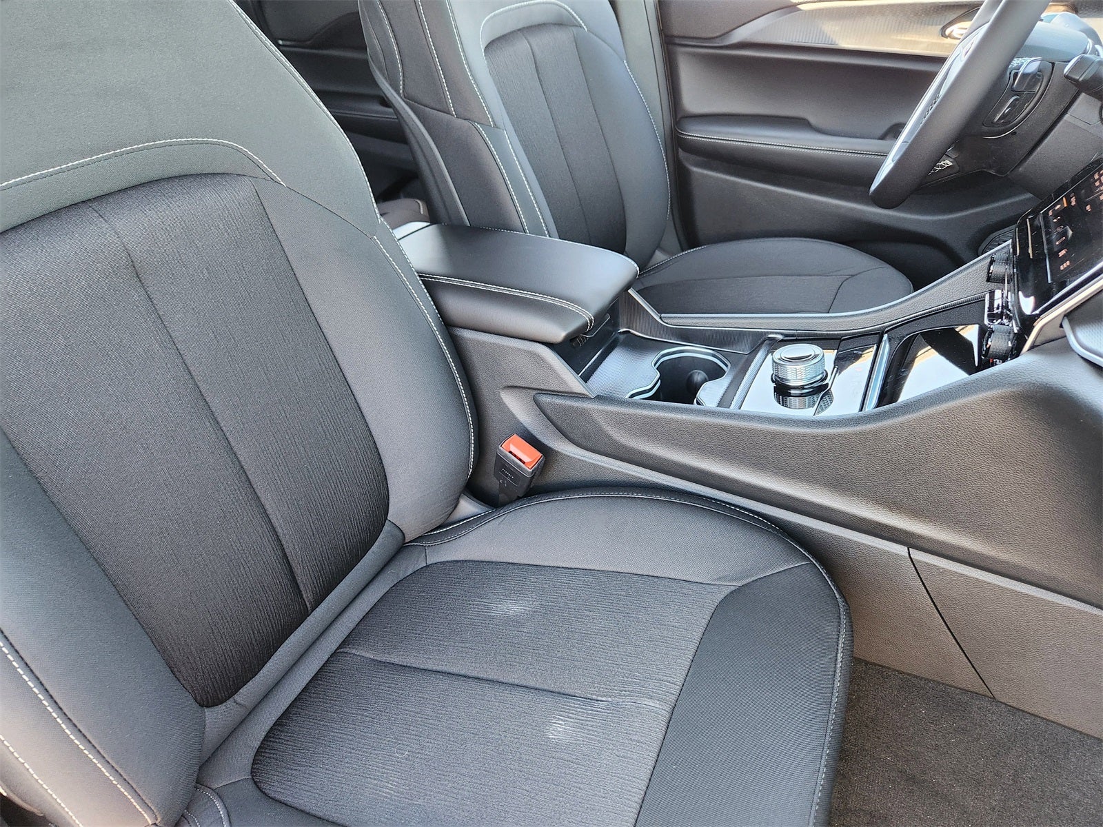 2025 Jeep Grand Cherokee GRAND CHEROKEE LAREDO X 4X2