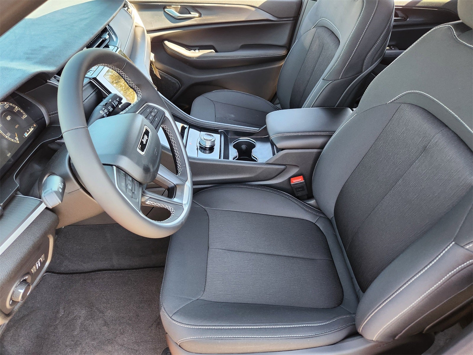 2025 Jeep Grand Cherokee GRAND CHEROKEE LAREDO X 4X2