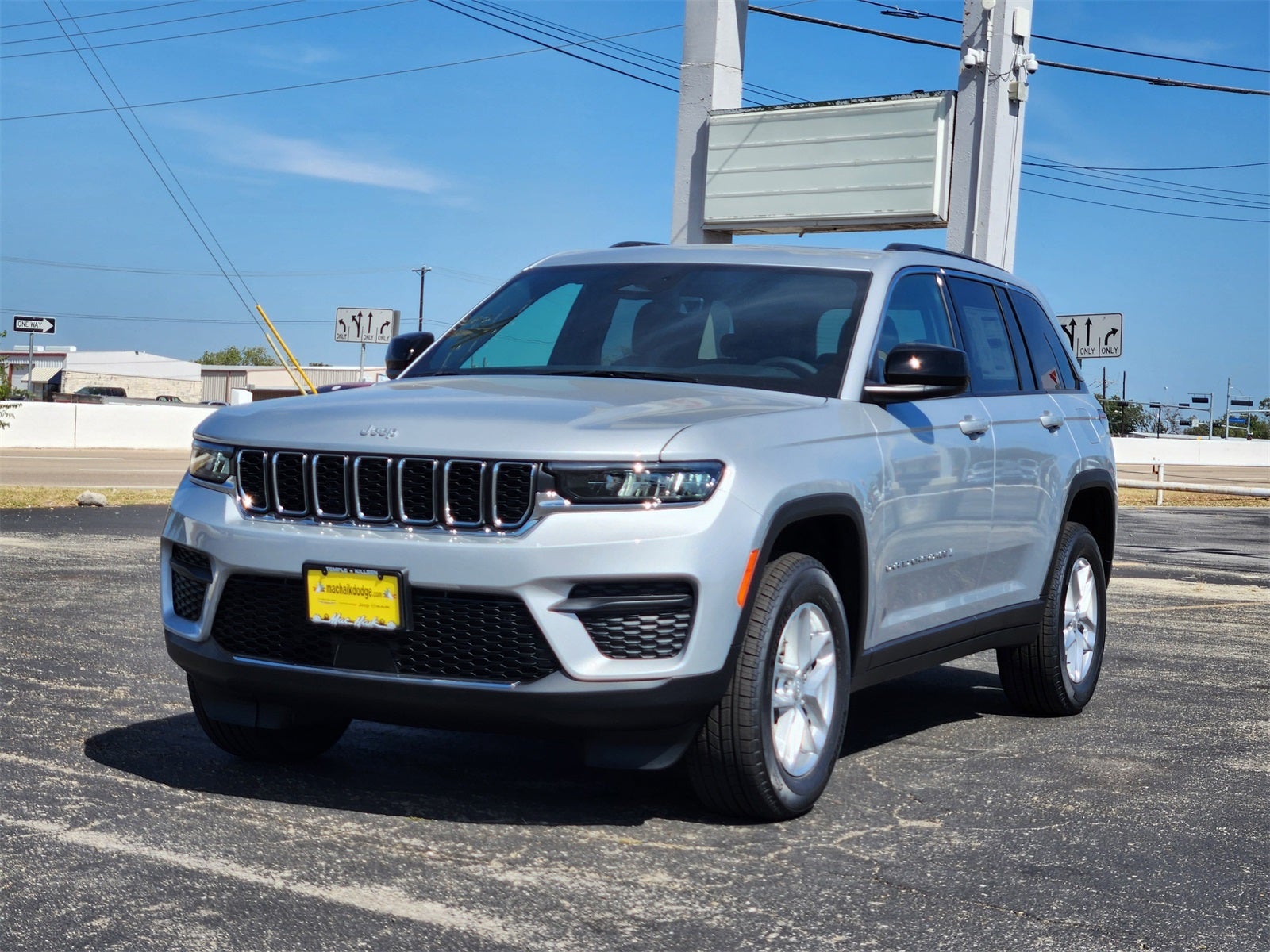 2025 Jeep Grand Cherokee GRAND CHEROKEE LAREDO X 4X2