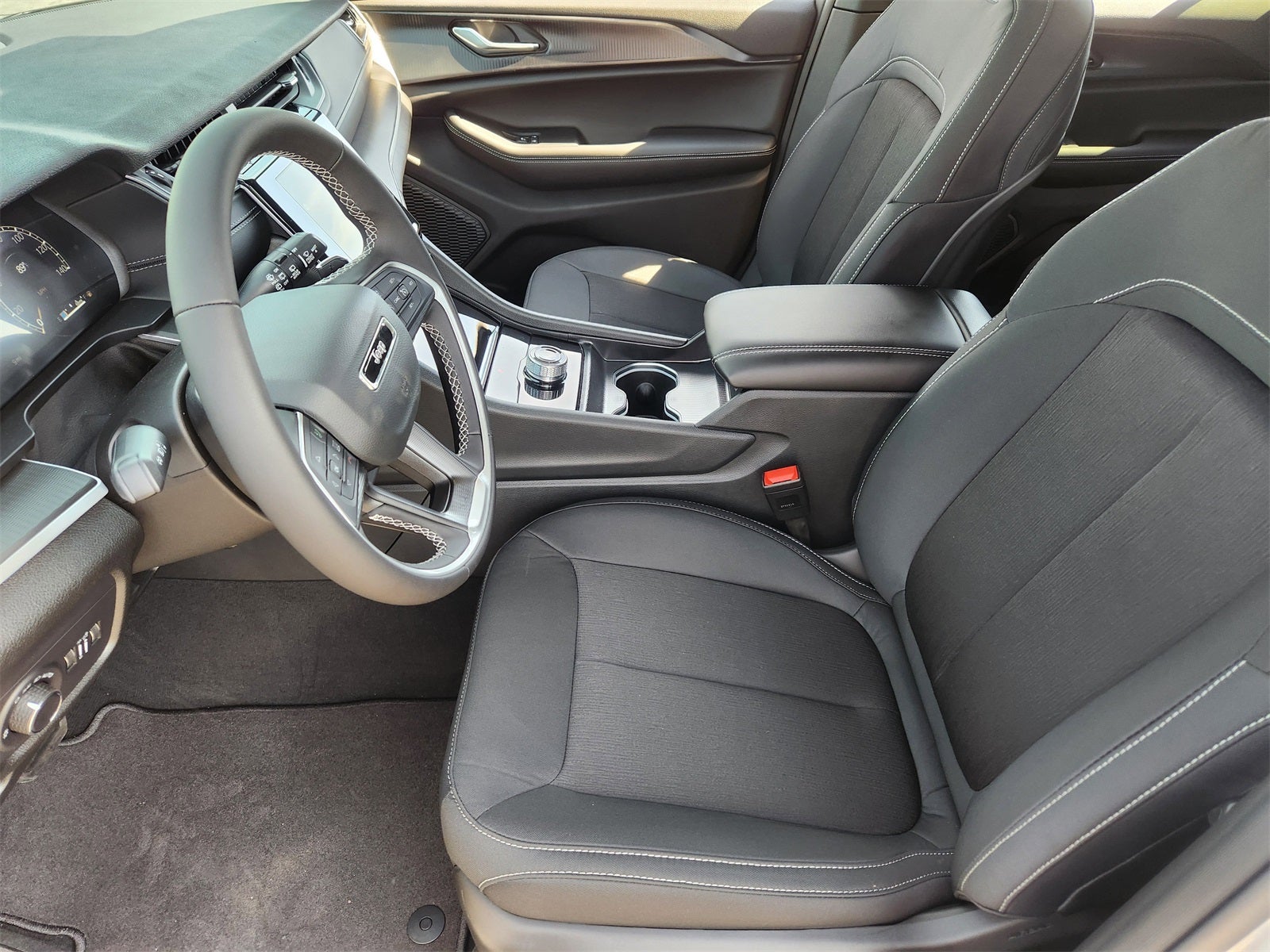 2025 Jeep Grand Cherokee GRAND CHEROKEE LAREDO X 4X2