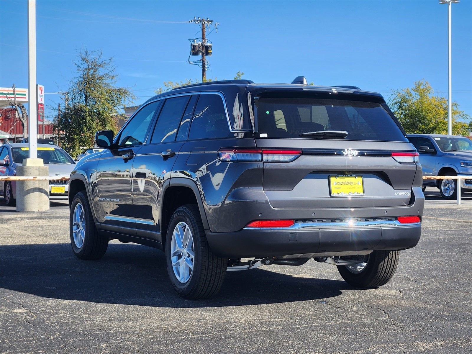 2025 Jeep Grand Cherokee GRAND CHEROKEE LAREDO X 4X2