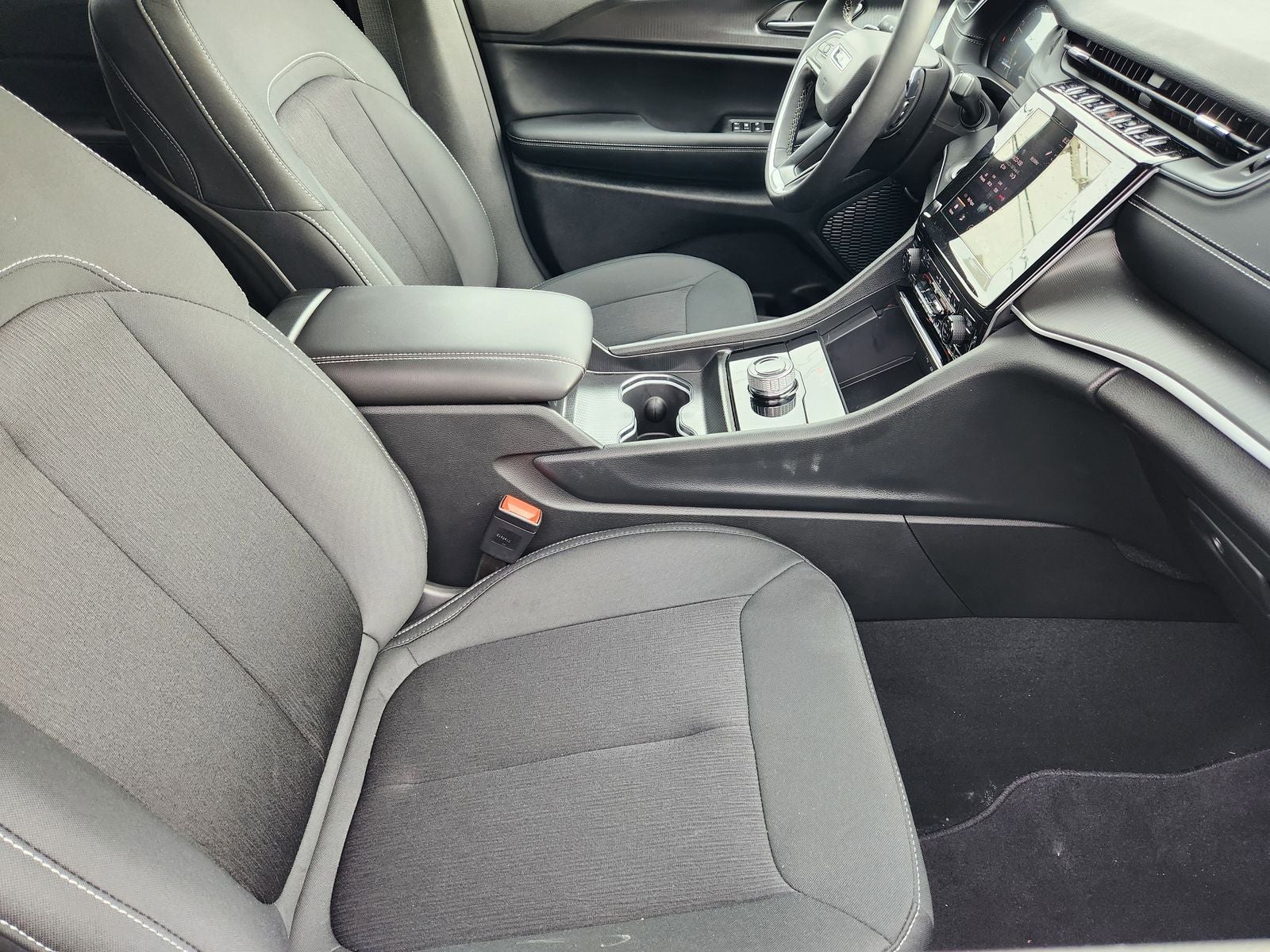 2026 Jeep Grand Cherokee GRAND CHEROKEE LAREDO X 4X2