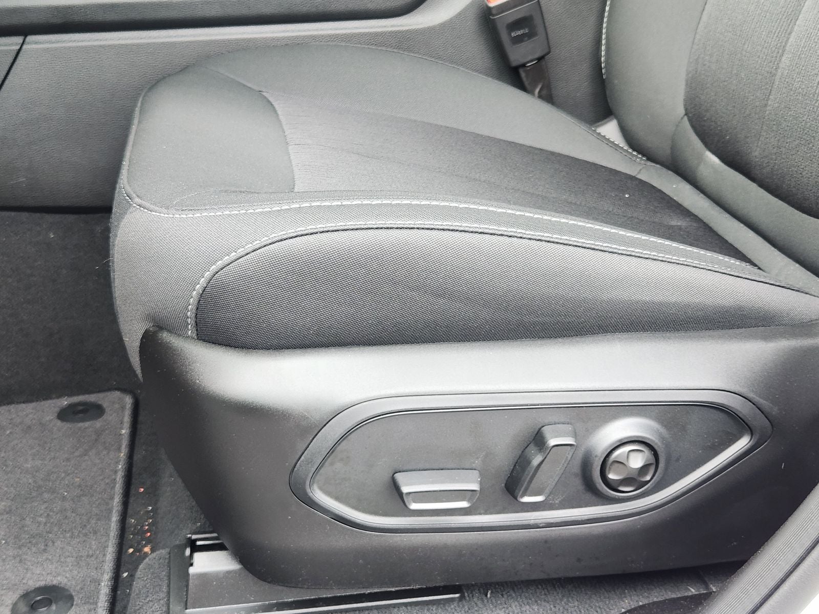 2026 Jeep Grand Cherokee GRAND CHEROKEE LAREDO X 4X2