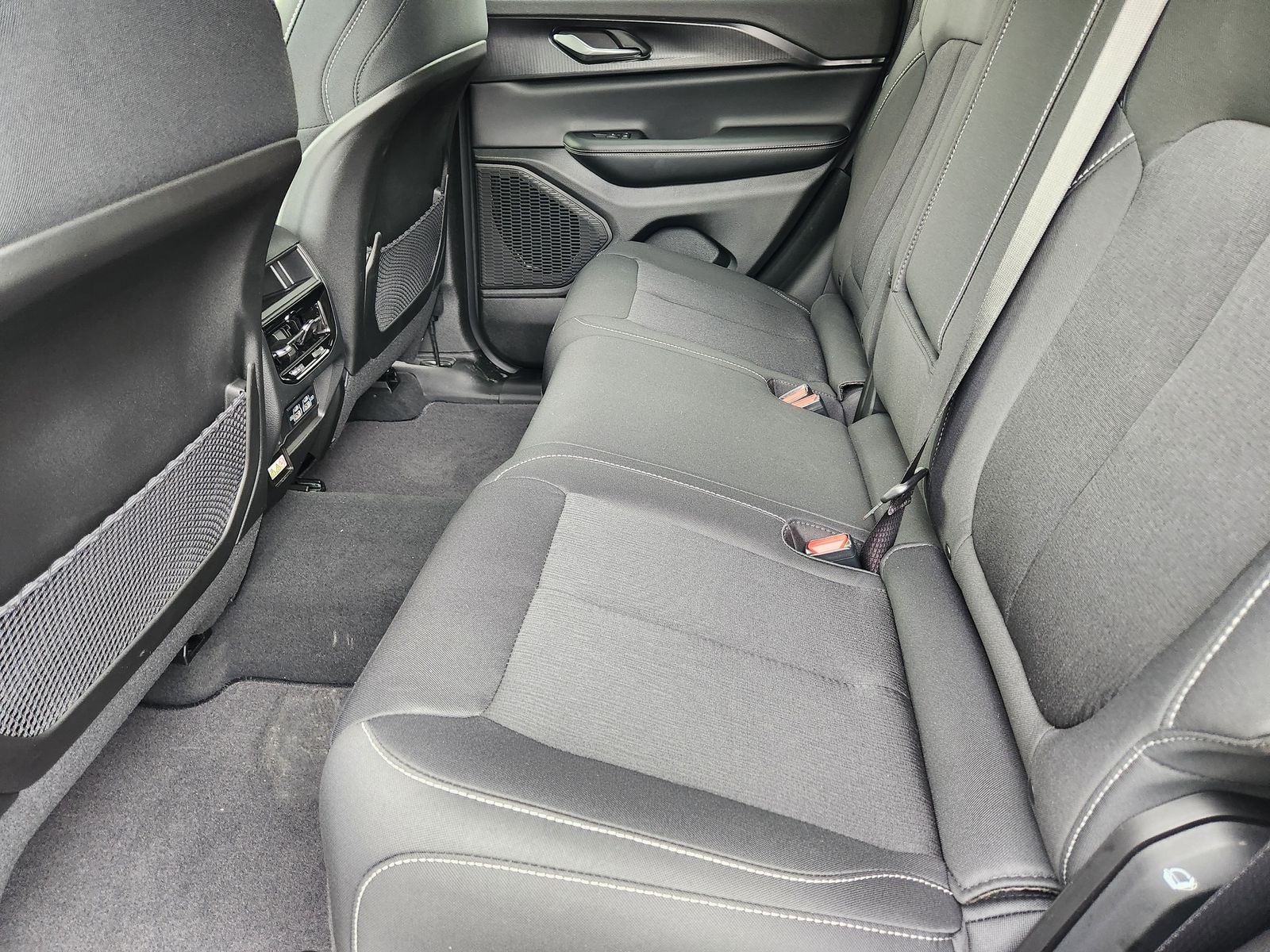 2026 Jeep Grand Cherokee GRAND CHEROKEE LAREDO X 4X2