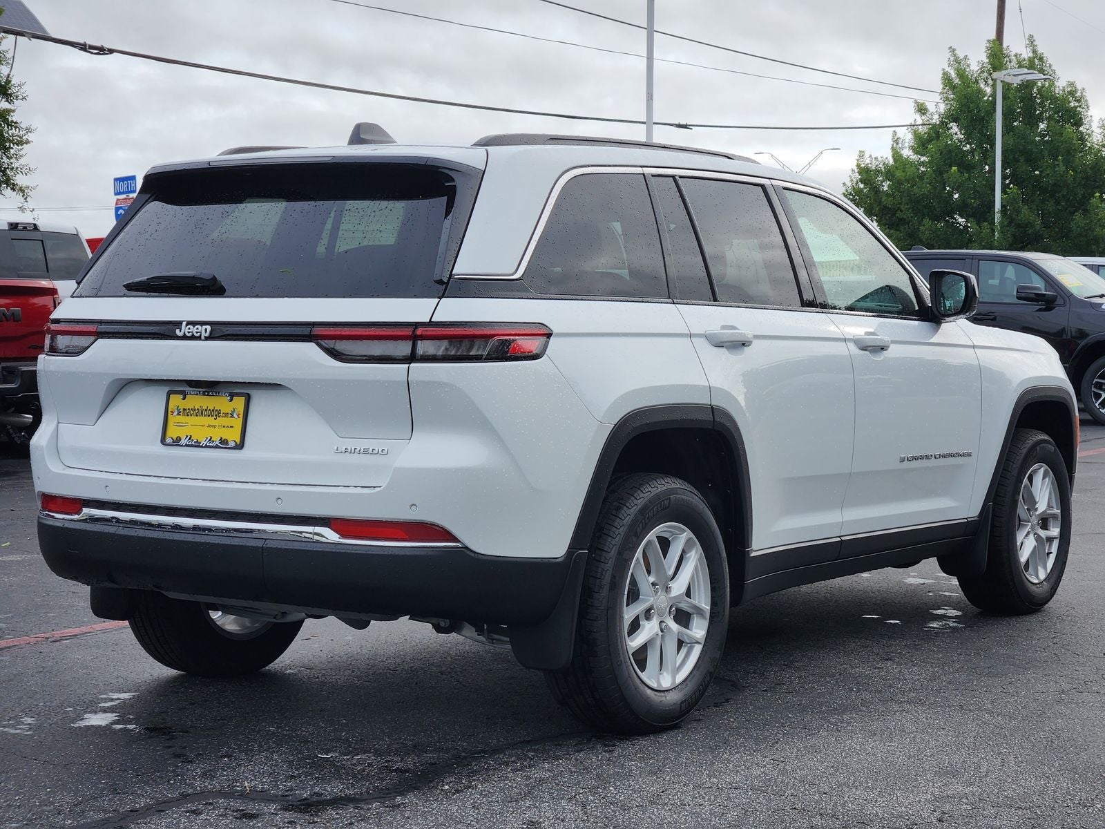 2026 Jeep Grand Cherokee GRAND CHEROKEE LAREDO X 4X2
