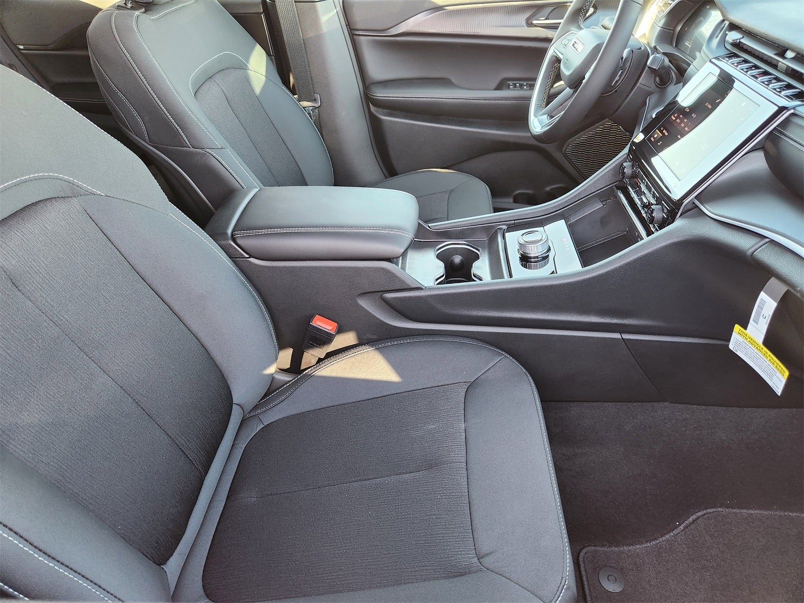 2026 Jeep Grand Cherokee GRAND CHEROKEE LAREDO X 4X2