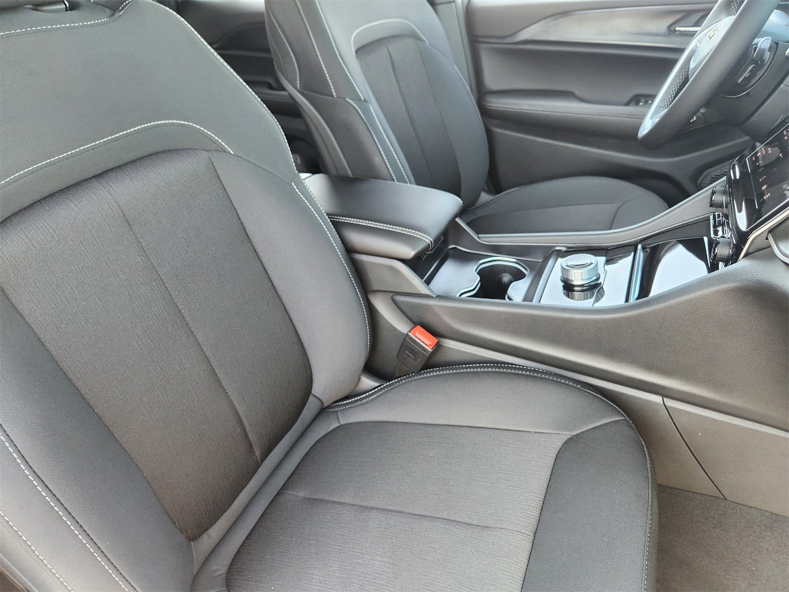 2025 Jeep Grand Cherokee GRAND CHEROKEE LAREDO X 4X2