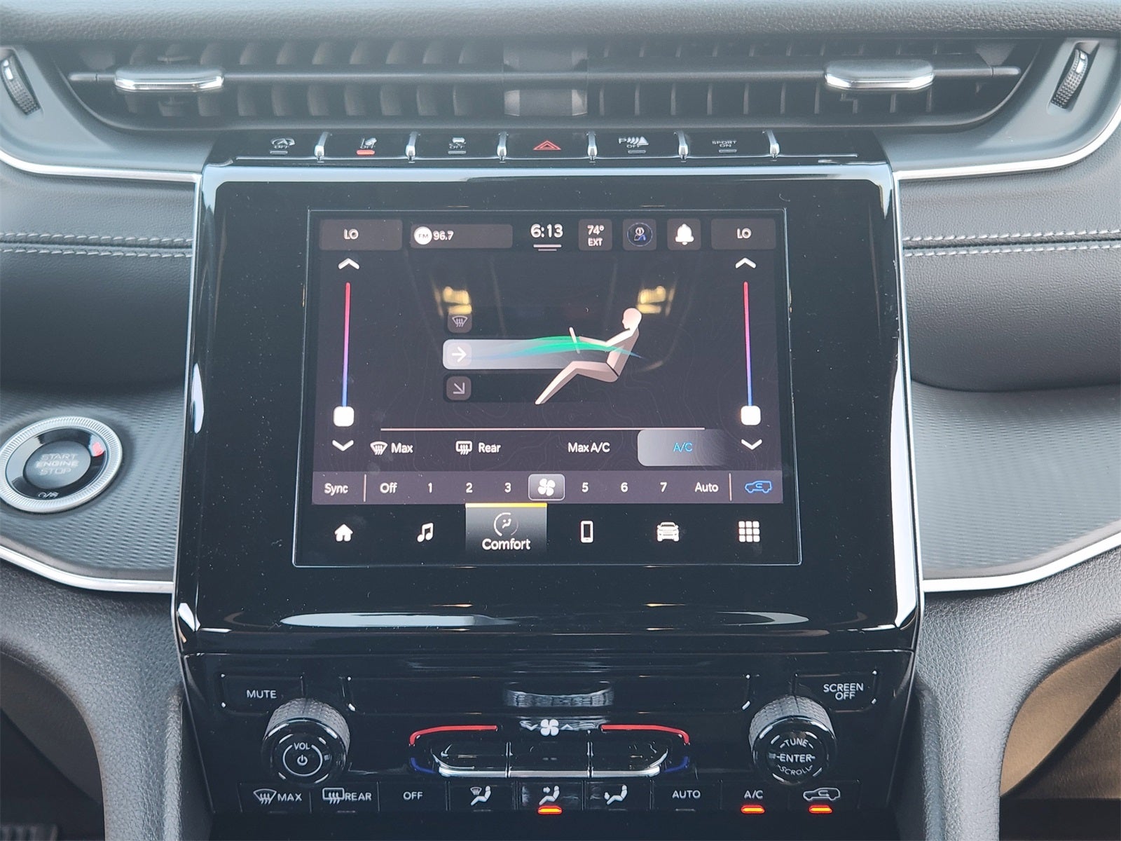 2025 Jeep Grand Cherokee GRAND CHEROKEE LAREDO X 4X2