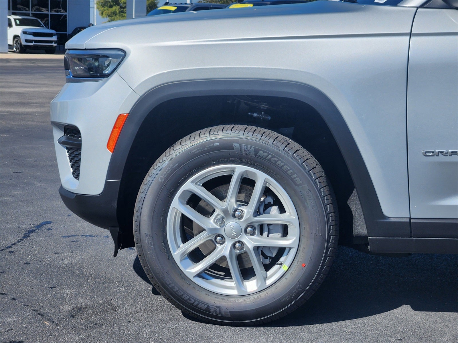 2025 Jeep Grand Cherokee GRAND CHEROKEE LAREDO X 4X2