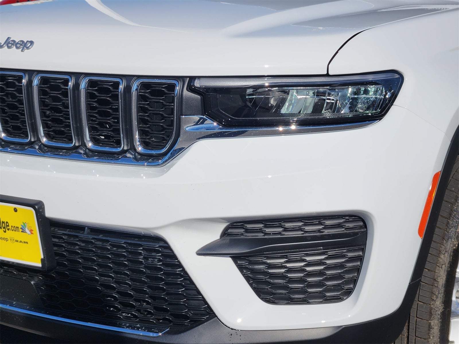 2025 Jeep Grand Cherokee GRAND CHEROKEE LAREDO X 4X4