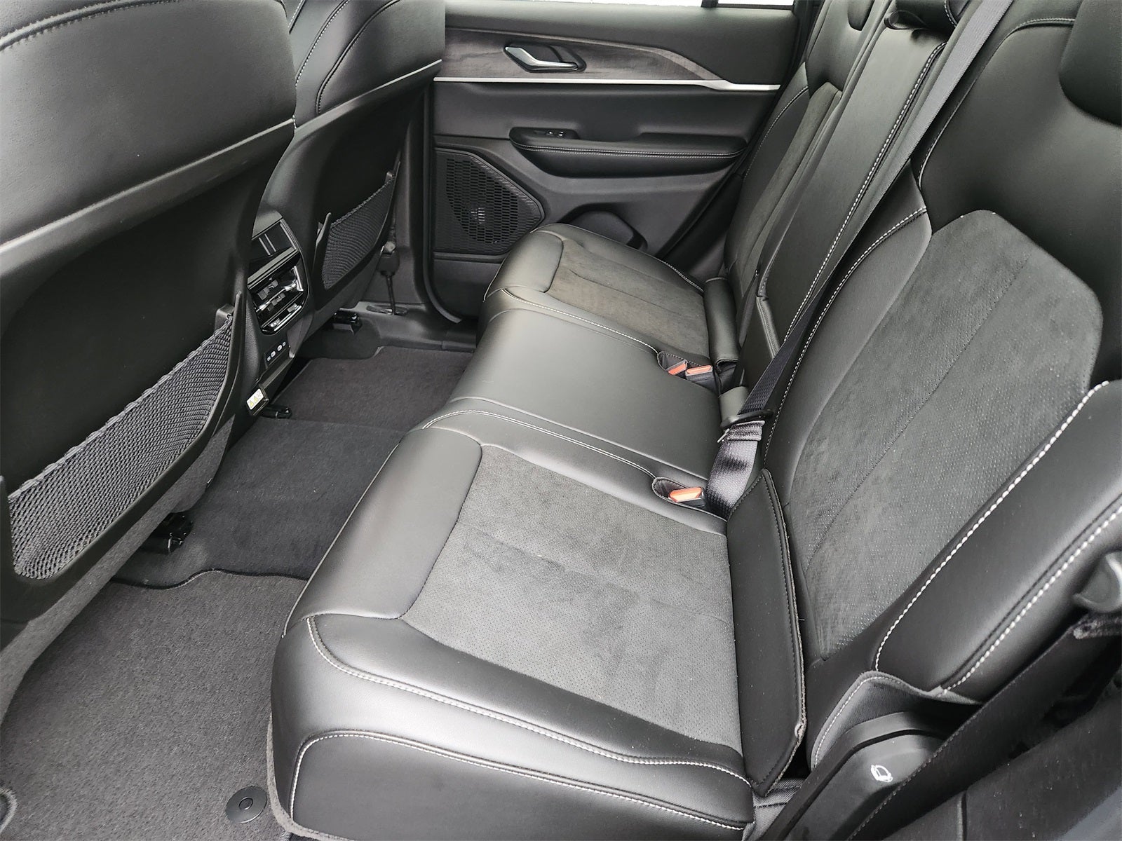 2026 Jeep Grand Cherokee GRAND CHEROKEE ALTITUDE 4X4