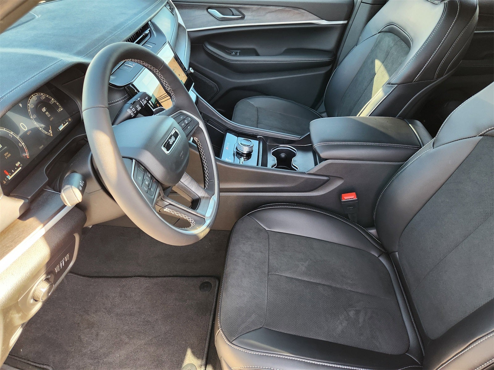 2026 Jeep Grand Cherokee GRAND CHEROKEE ALTITUDE 4X4