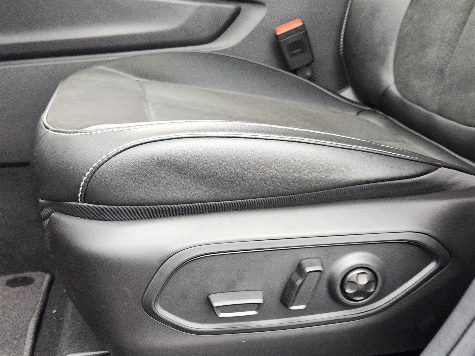 2026 Jeep Grand Cherokee GRAND CHEROKEE ALTITUDE 4X4