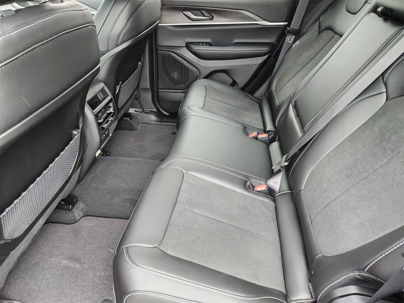 2026 Jeep Grand Cherokee GRAND CHEROKEE ALTITUDE 4X4