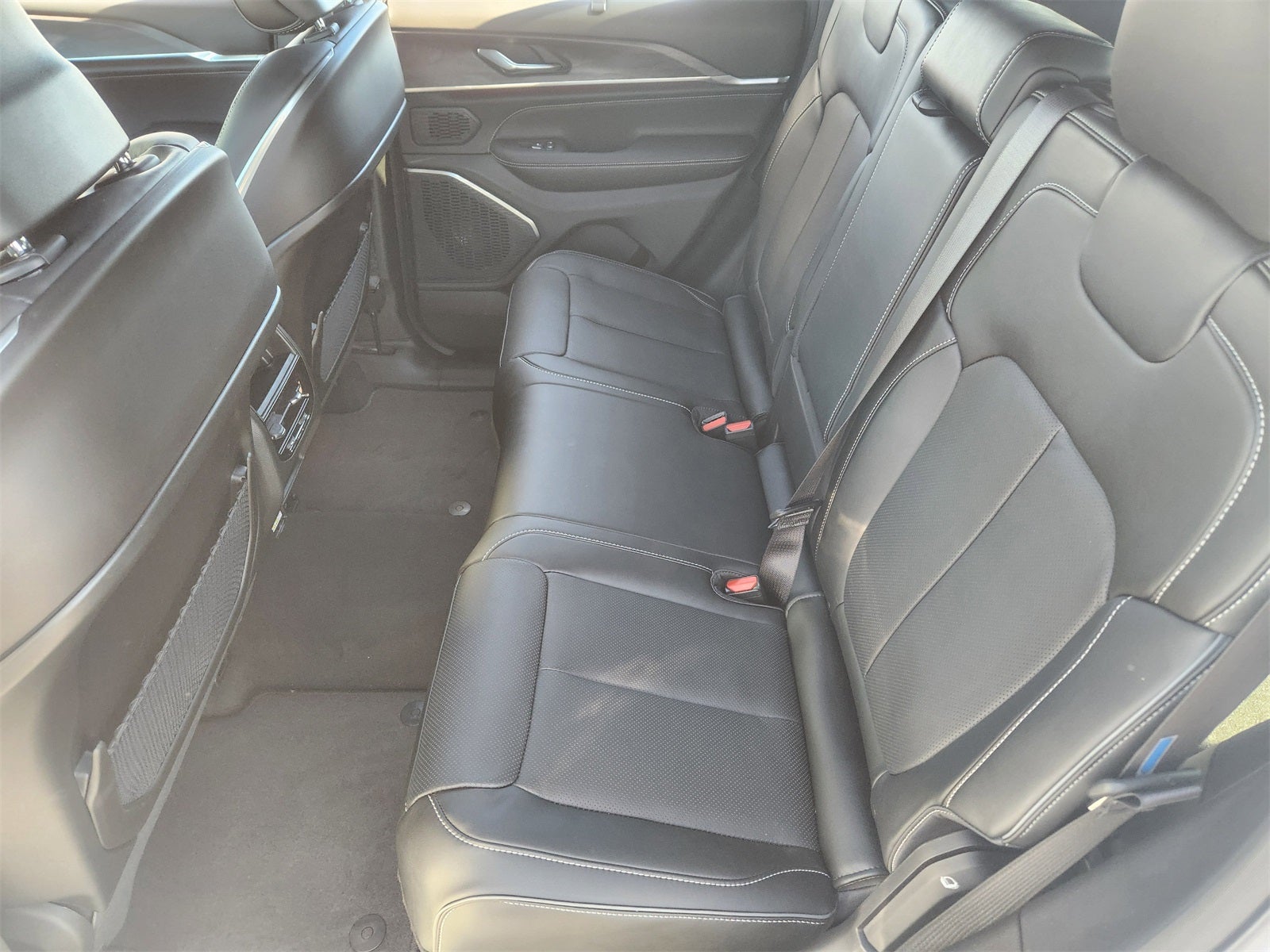 2025 Jeep Grand Cherokee GRAND CHEROKEE OVERLAND 4X4