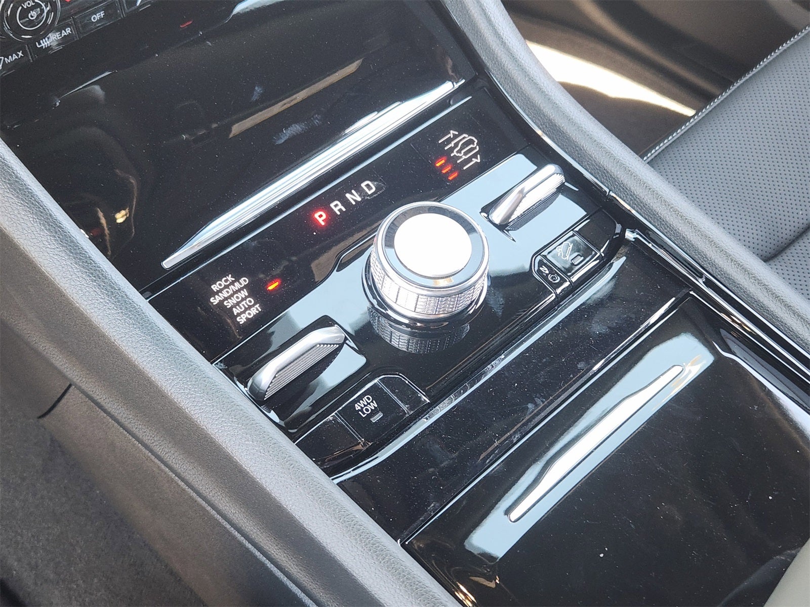 2025 Jeep Grand Cherokee GRAND CHEROKEE OVERLAND 4X4