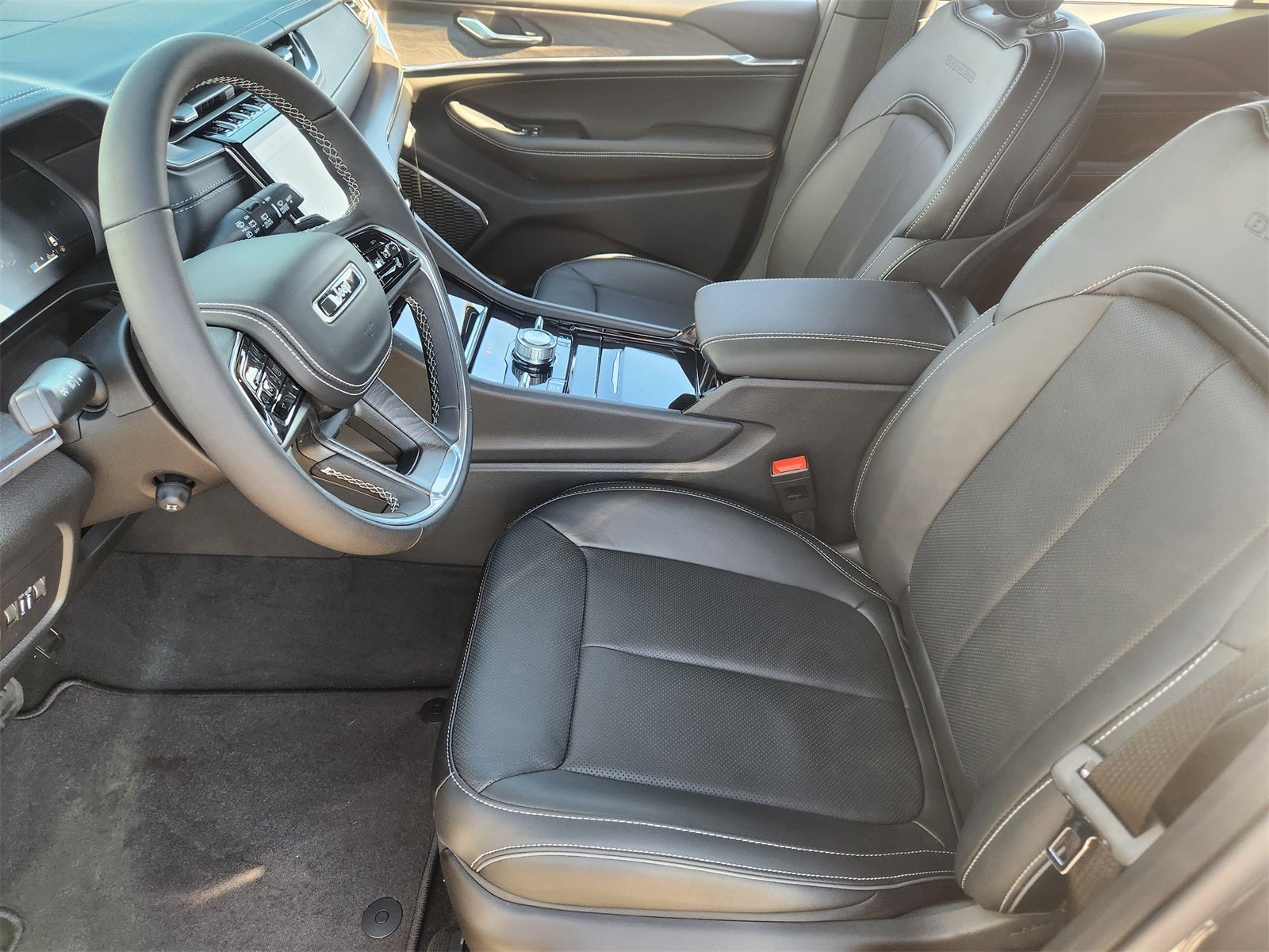 2025 Jeep Grand Cherokee GRAND CHEROKEE OVERLAND 4X4