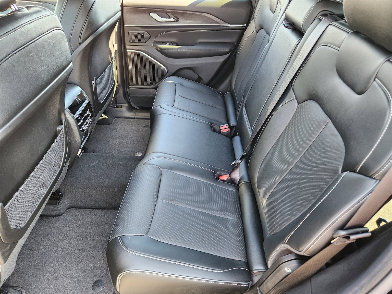 2025 Jeep Grand Cherokee GRAND CHEROKEE OVERLAND 4X4