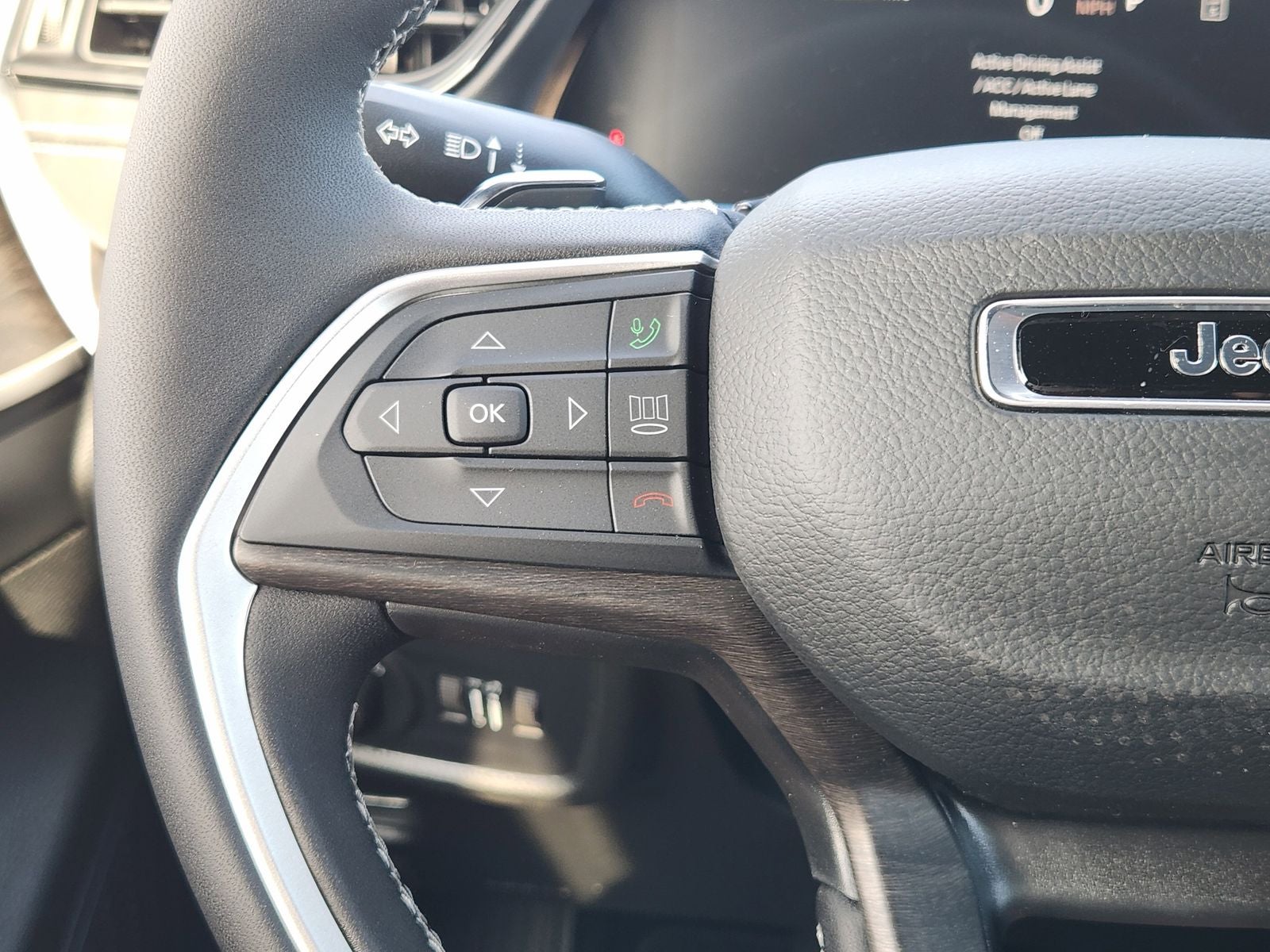 2026 Jeep Grand Cherokee GRAND CHEROKEE L LAREDO ALTITUDE 4X2