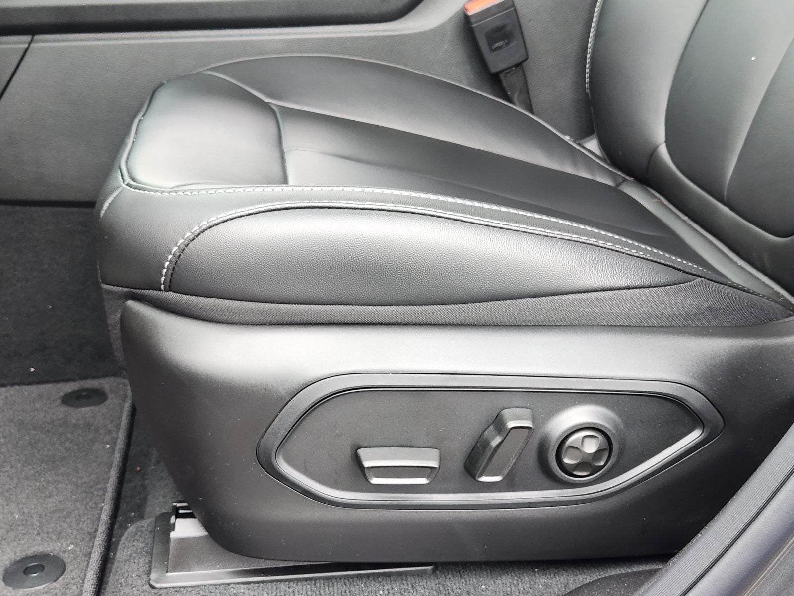 2026 Jeep Grand Cherokee GRAND CHEROKEE L LIMITED 4X2