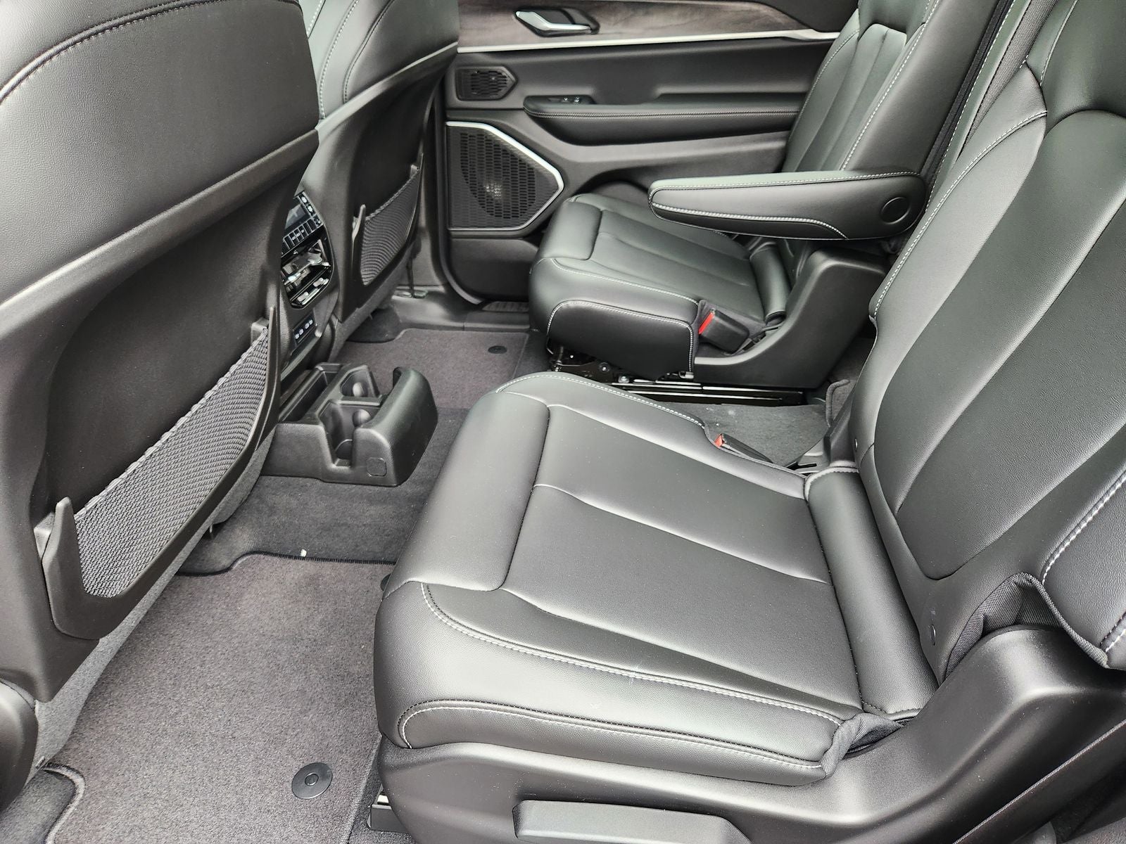 2026 Jeep Grand Cherokee GRAND CHEROKEE L LIMITED 4X2