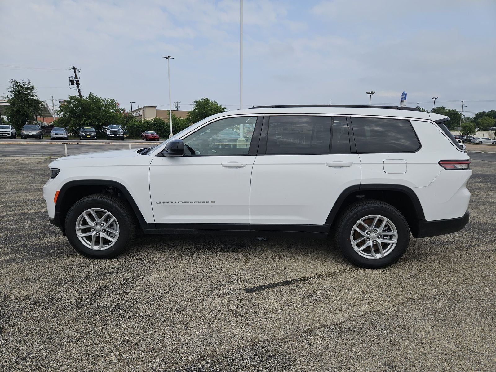 2026 Jeep Grand Cherokee GRAND CHEROKEE L LAREDO X 4X4