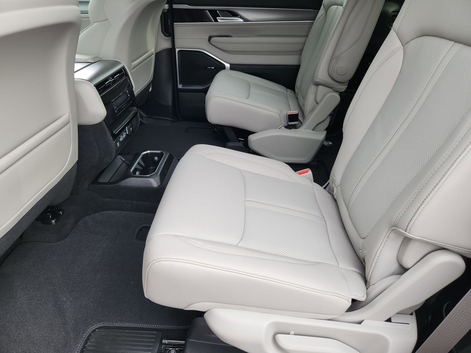 2026 Jeep Grand Wagoneer GRAND WAGONEER L 4X2