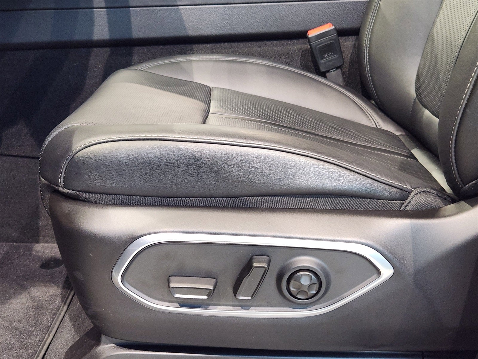 2025 Jeep Wagoneer WAGONEER L CARBIDE 4X4