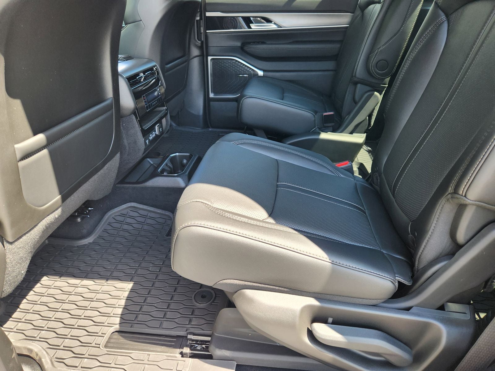 2026 Jeep Grand Wagoneer GRAND WAGONEER UPLAND 4X4