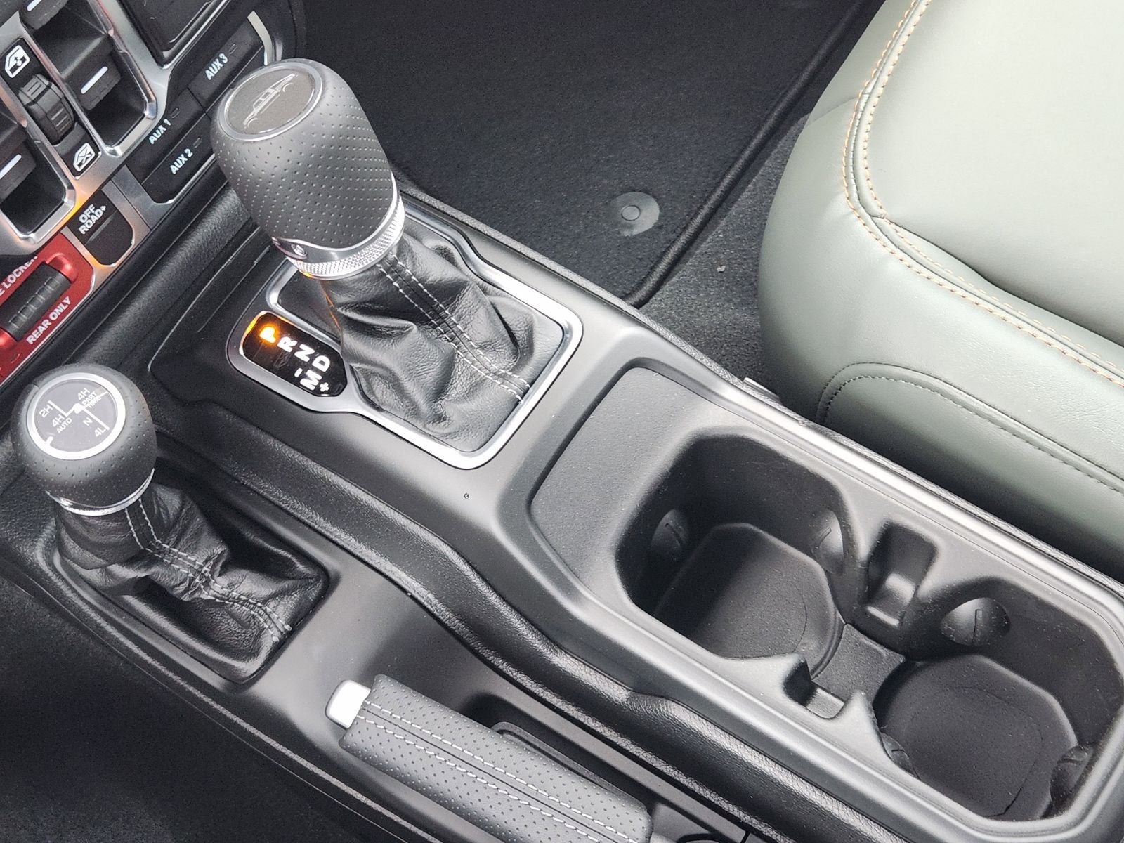 2026 Jeep Gladiator GLADIATOR MOJAVE X 4X4