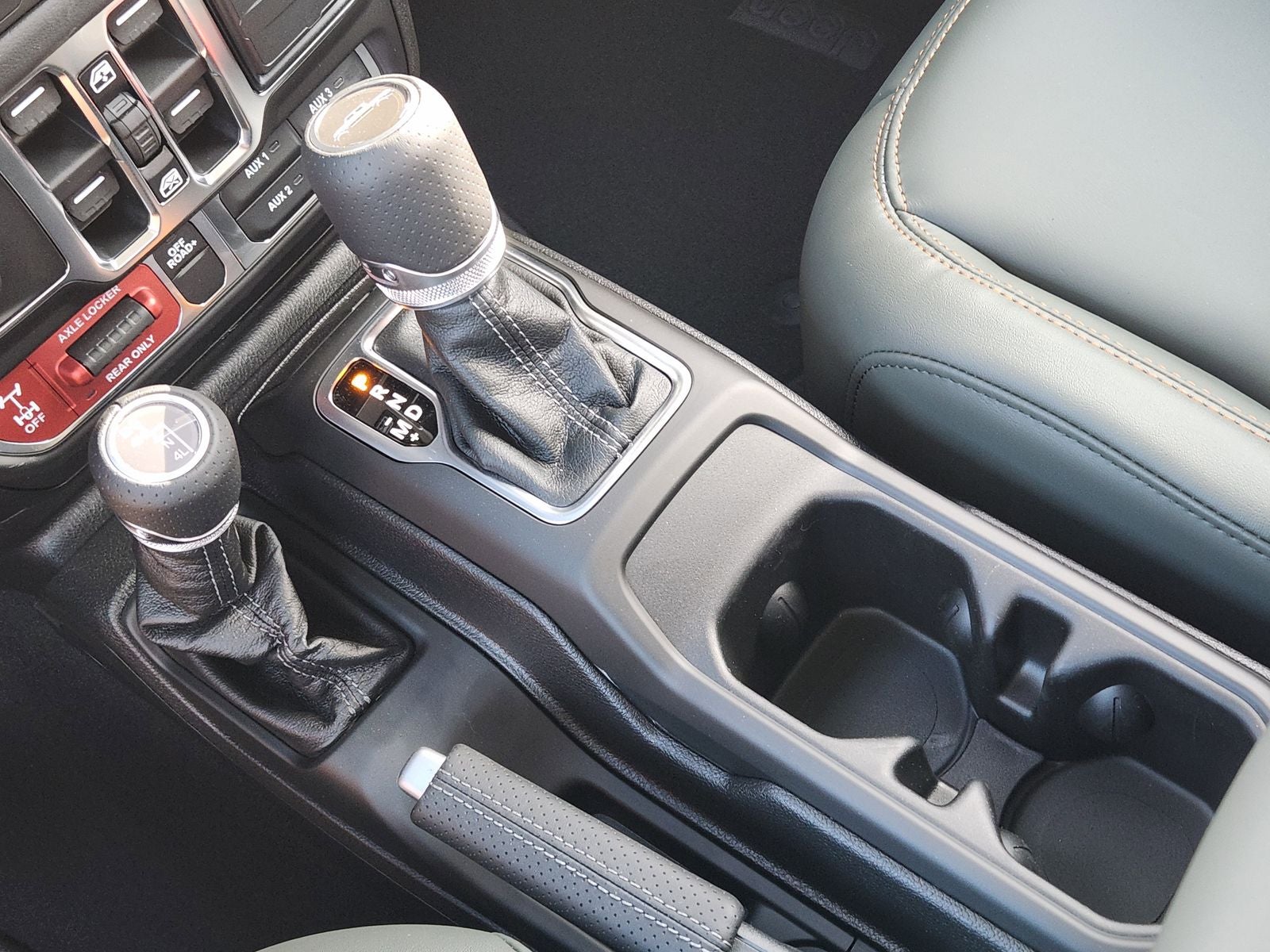 2026 Jeep Gladiator GLADIATOR MOJAVE 4X4