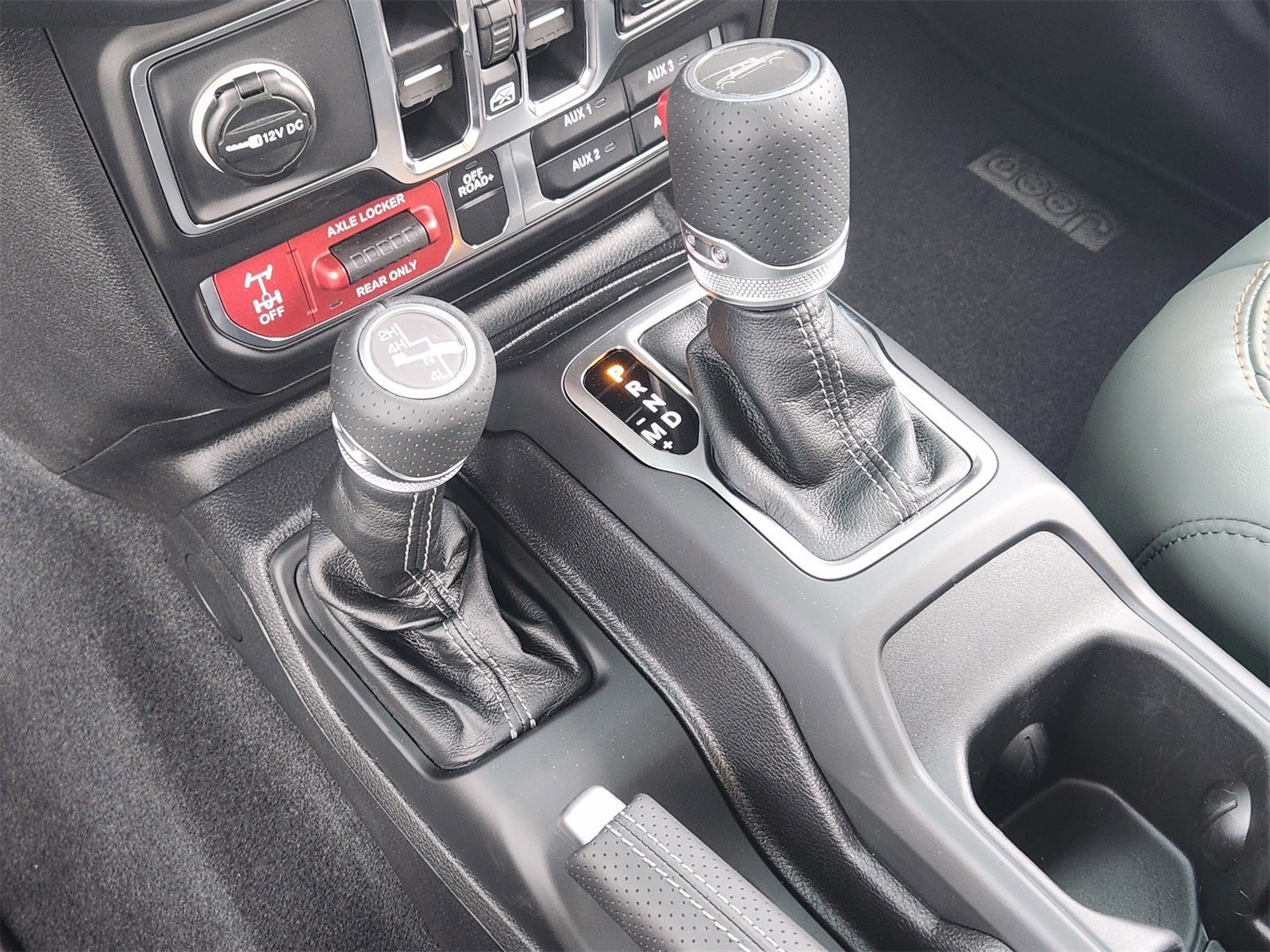 2025 Jeep Gladiator GLADIATOR MOJAVE 4X4