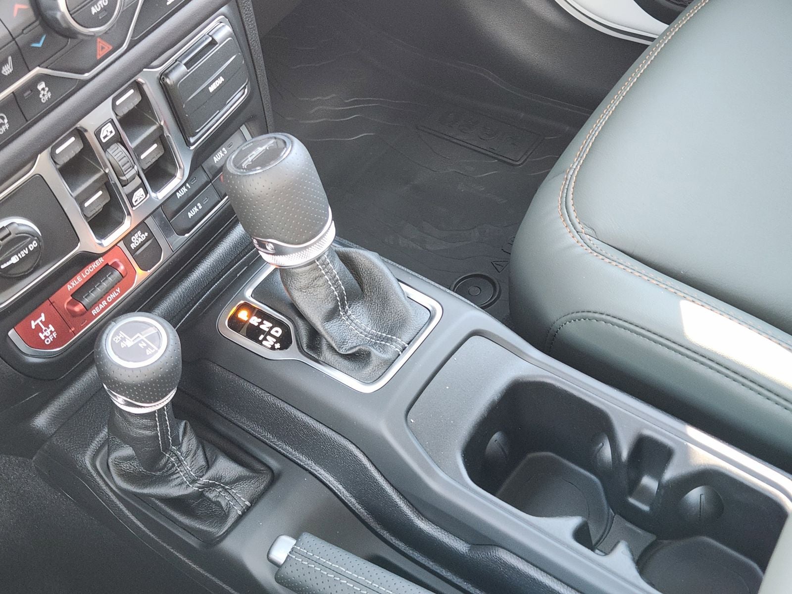 2026 Jeep Gladiator GLADIATOR MOJAVE 4X4