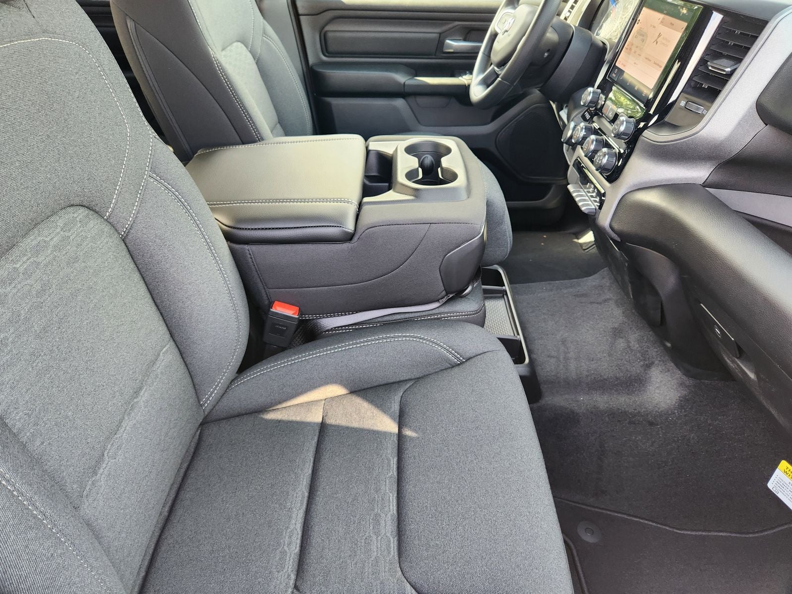 2026 RAM Ram 1500 RAM 1500 EXPRESS QUAD CAB 4X2 6'4' BOX