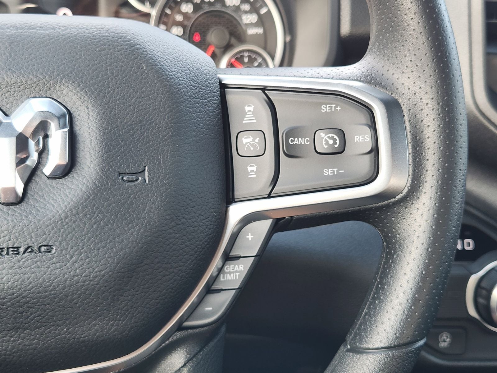 2026 RAM Ram 1500 RAM 1500 EXPRESS QUAD CAB 4X2 6'4' BOX