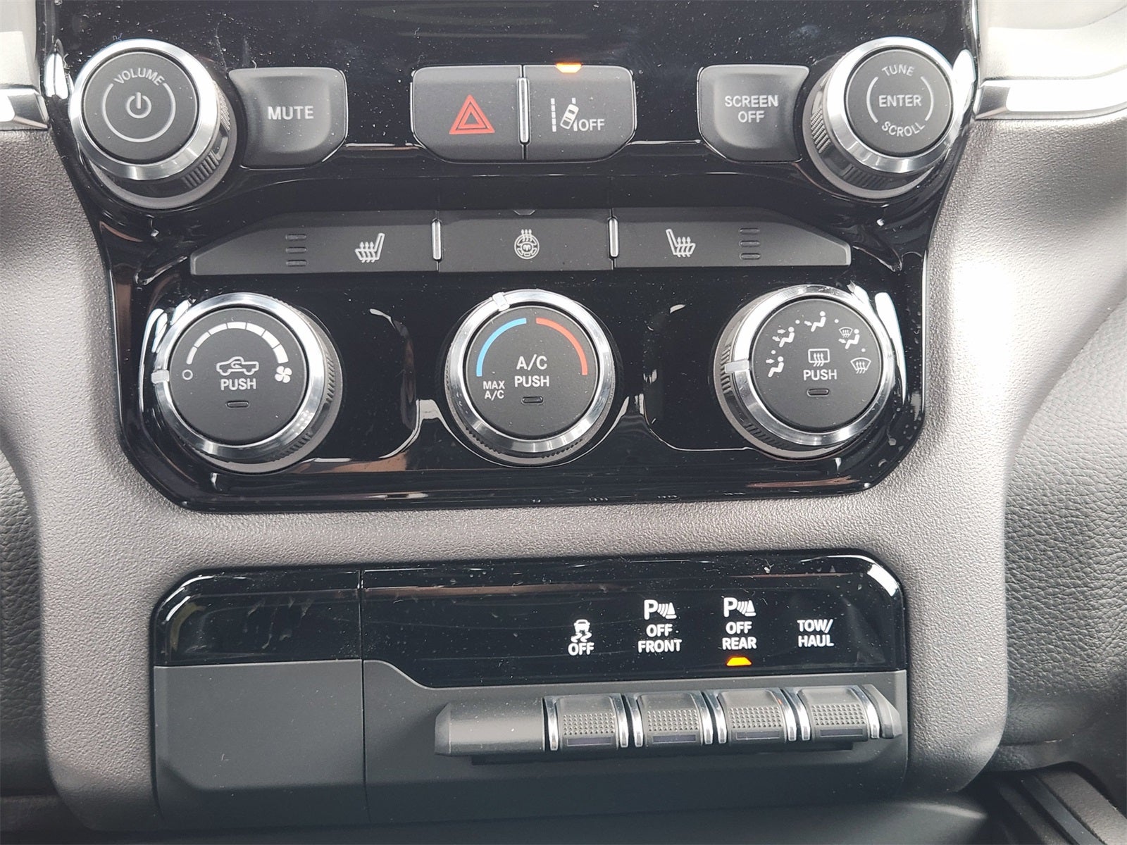 2026 RAM Ram 1500 RAM 1500 LONE STAR CREW CAB 4X2 5'7' BOX