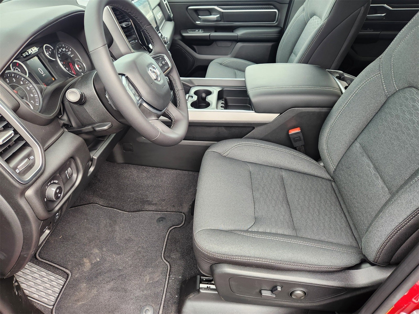 2026 RAM Ram 1500 RAM 1500 LONE STAR CREW CAB 4X2 5'7' BOX